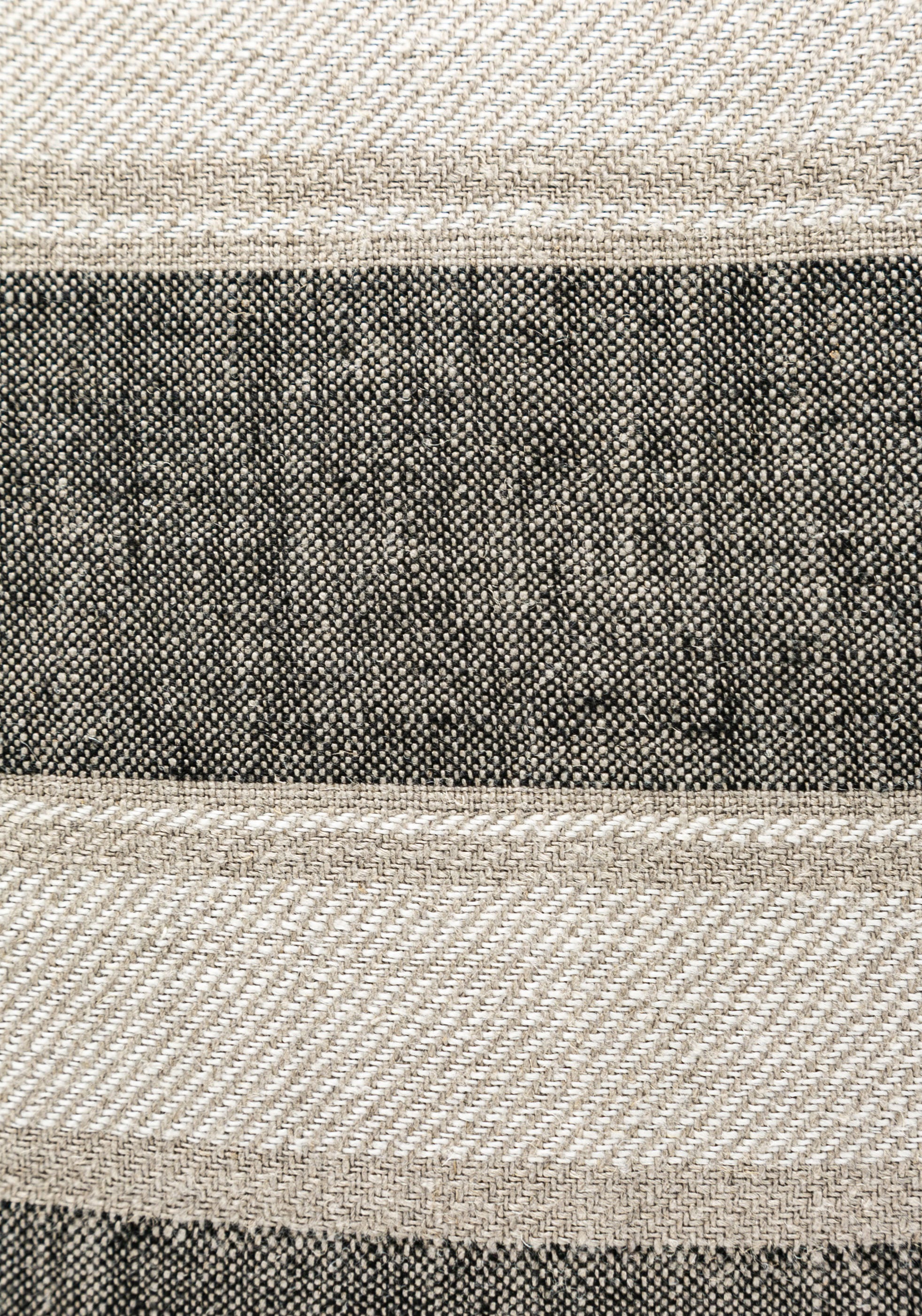 Mira Linen Cushion | Enzo